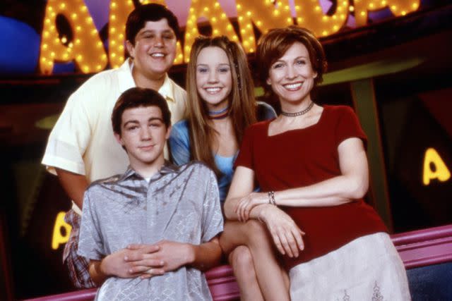 Nickelodeon Network/ Courtesy: Everett Collection Drake Bell, Josh Peck, Amanda Bynes, Nancy Sullivan on 'The Amanda Show (1999)