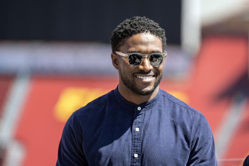 O ex-astro do futebol americano Reggie Bush foi reintegrado como vencedor do Troféu Heisman de 2005 na quarta-feira.  (Hans Gutknecht/Getty Images)