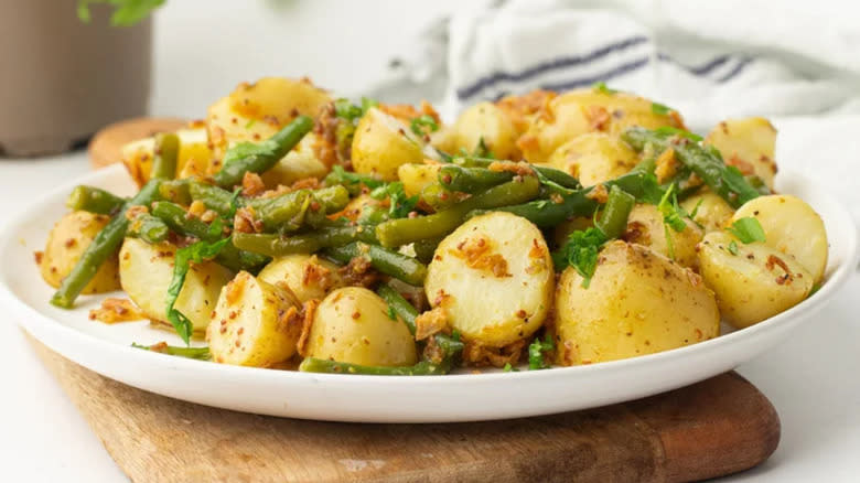 potato salad with green beans