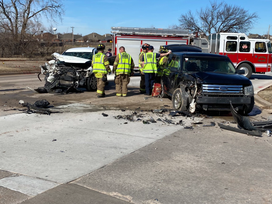 Head-on collision in Moore.