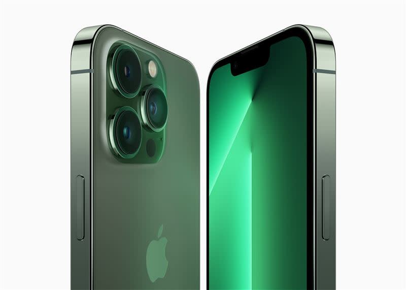 據傳iPhone14 Pro 系列前螢幕不會像iPhone13一樣有瀏海。 （圖／資料照）