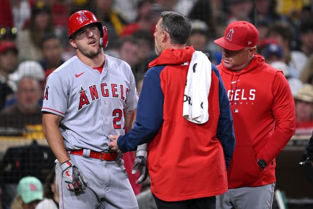 Angels' Mike Trout takes in Vikings-Eagles game (PHOTOS) 