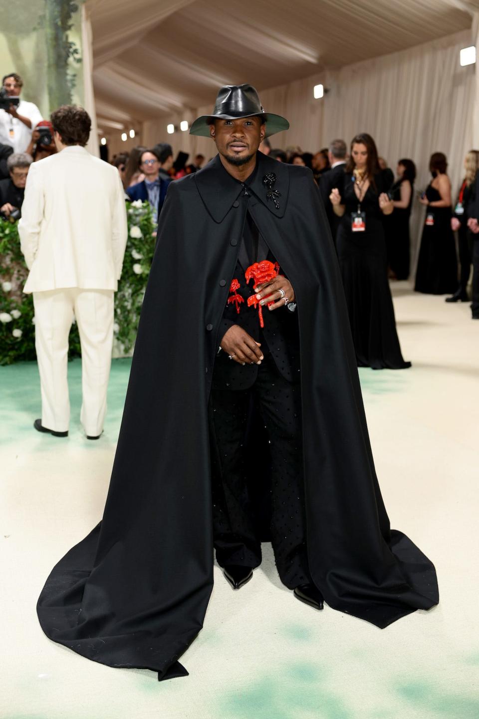 Usher attends the 2024 Met Gala.