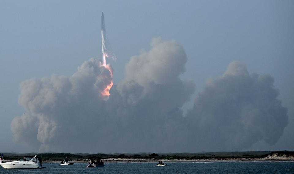 SpaceX's Starship lifts off during its first test flight on April 20, 2023