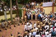 <p>Cricketers and family members pay their last respects to former Indian captain Ajit Wadekar, who passed away after a prolonged illness in Mumbai. </p>