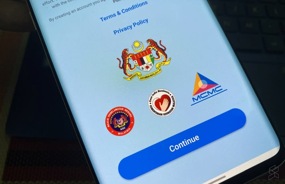 Senior Minister Datuk Seri Ismail Sabri Yaakob says the Gerak Malaysia app is no longer in use, therefore those who have to travel and can meet the criteria set must get police permission by visiting the nearest headquarters. — SoyaCincau pic