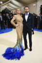 <p>El año pasado Blake Lively se convirtió en la invitada mejor vestida gracias a este vestido de Versace. (Foto: Gtres). </p>