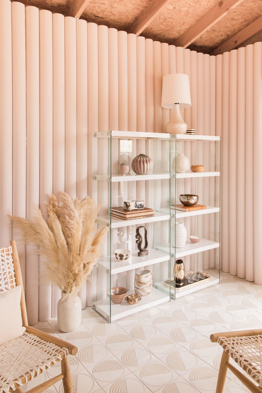 Maximum show-off potential with glass-sided bookcases.