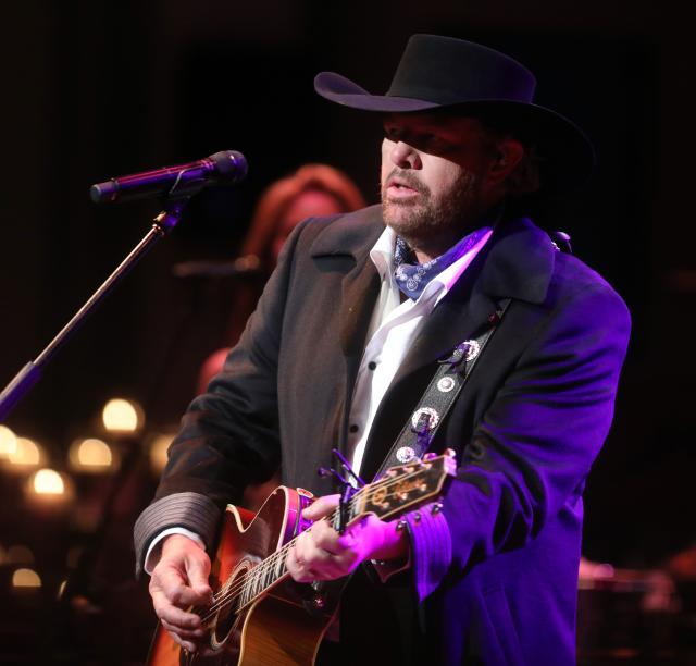 Country music icon Toby Keith: In memoriam: 1961-2024 - Yahoo Sports