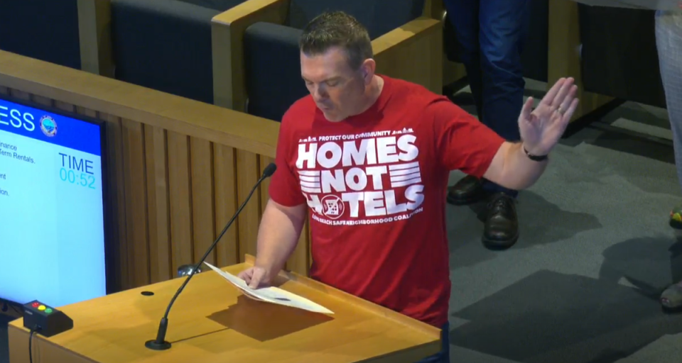 Andy Oliver speaks before the Long Beach City Council before its vote to ban short-term rentals (City of Long Beach)