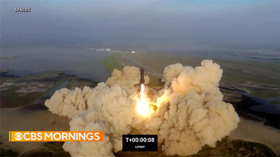 The Super Heavy/Starship blasted off on its maiden flight on April 20. Multiple problems triggered its self-destruct system four minutes after liftoff. / Credit: SpaceX/CBS News