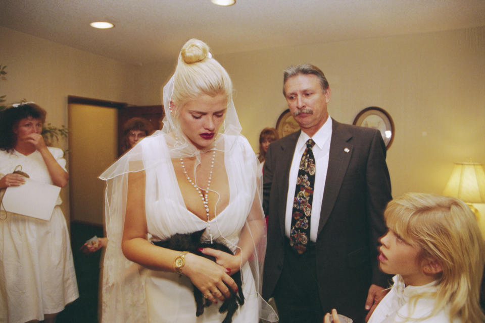 Anna Nicole Smith attends the memorial service for her husband J. Howard Marshall, who died at age 90. The memorial takes place on August 8, 1995, in Houston, Texas. (Photo by �� Greg Smith/CORBIS/Corbis via Getty Images)