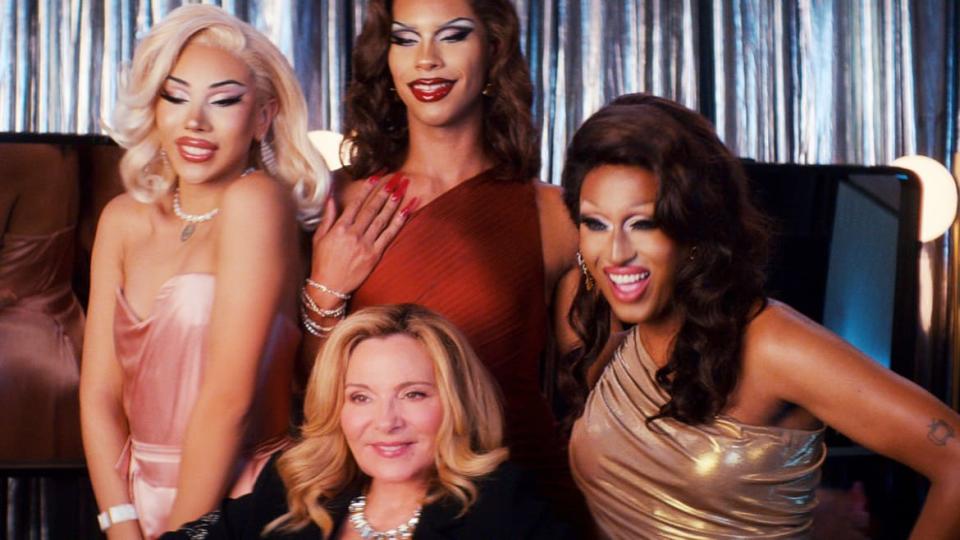 Kim Cattrall with drag queens in 'Glamorous'