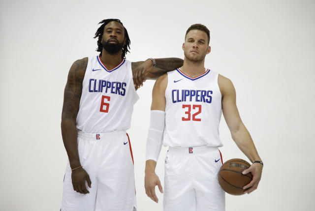 Chris Paul in Clippers Home Short Sleeve White Jersey Dribbles the Ball  Staples Center - Clippers News Surge NBA Gallery - Los Angeles Clippers  Pictures & Photos