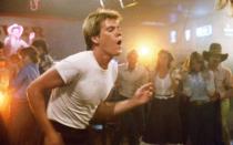 Dieser Tanzfilm von 1984 ist ein echter Klassiker: "Footloose" machte Kevin Bacon (Bild) zum Weltstar und den gleichnamigen Titelsong von Kenny Loggins zum internationalen Hit. Teils basierend auf wahren Begebenheiten, handelt der Film von Ariel (Lori Singer) und Ken, die gegen viel Widerstand ein öffentliches Tanzfest planen. 2011 wurde der Kultfilm neu verfilmt. (Bild: CBS Photo Archive/Getty Images)