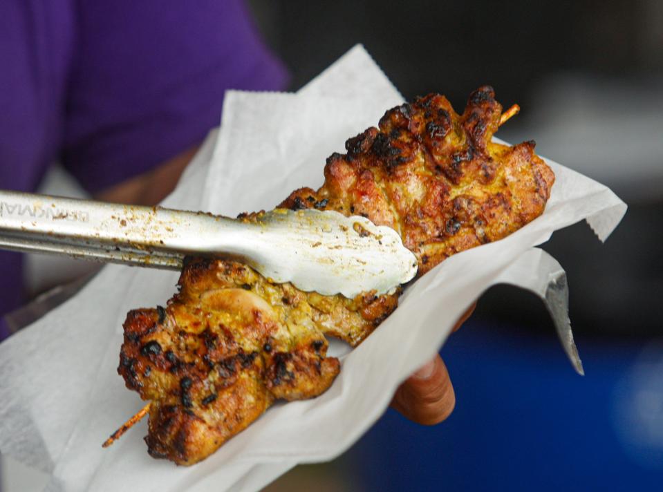 Held in Feb. 4 and 5 in Wellington, the South Florida Garlic Festival is one big stinking event! There will be live music, vendors, drinks and some of the most delicious garlicky foods imaginable like these garlic chicken curry kabobs.