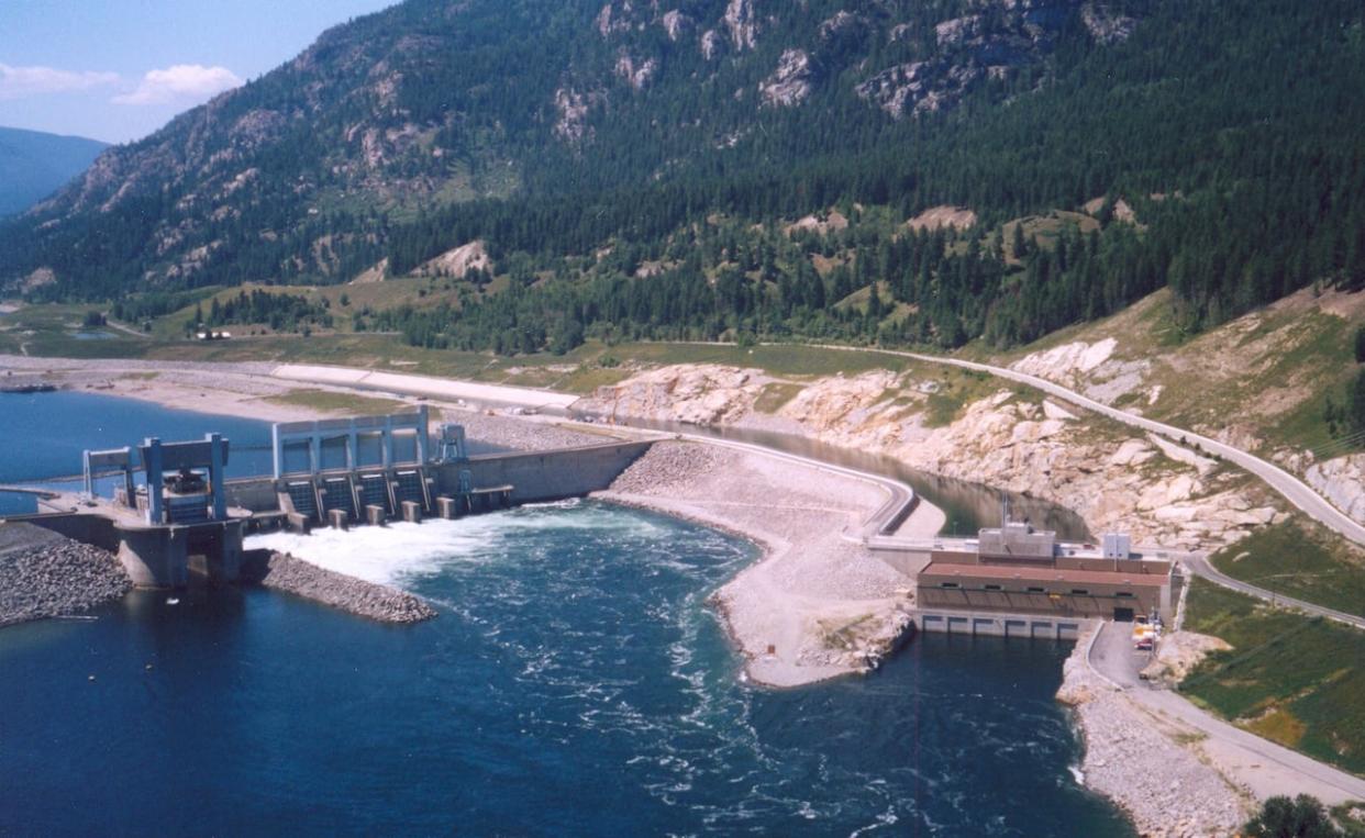 The Hugh Keenleyside Dam on the Columbia River near Castlegar, B.C., in an undated handout photo.  (The Canadian Press/Handout, U.S. Army Corps of Engineers Northwestern Division - image credit)