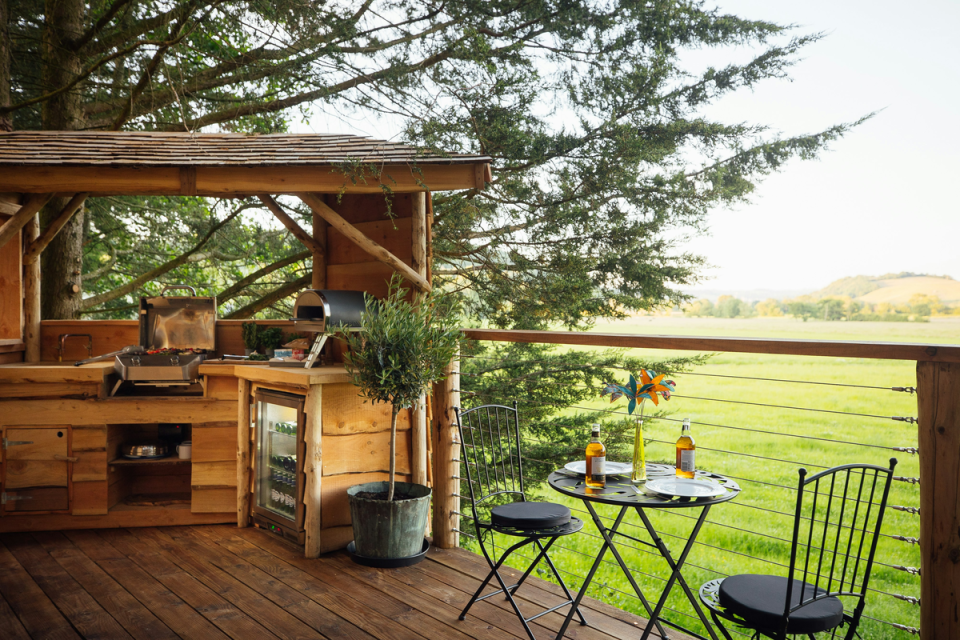 A Finnish sauna and a pizza oven await in the Somerset treetops (Coolstays)