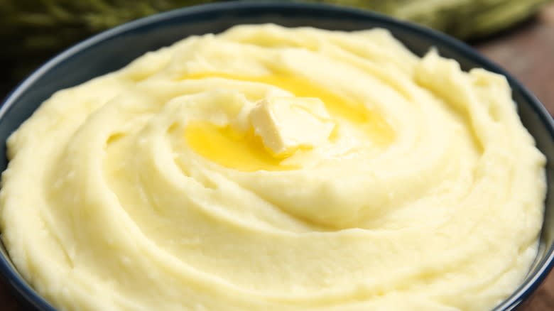 mashed potatoes with butter