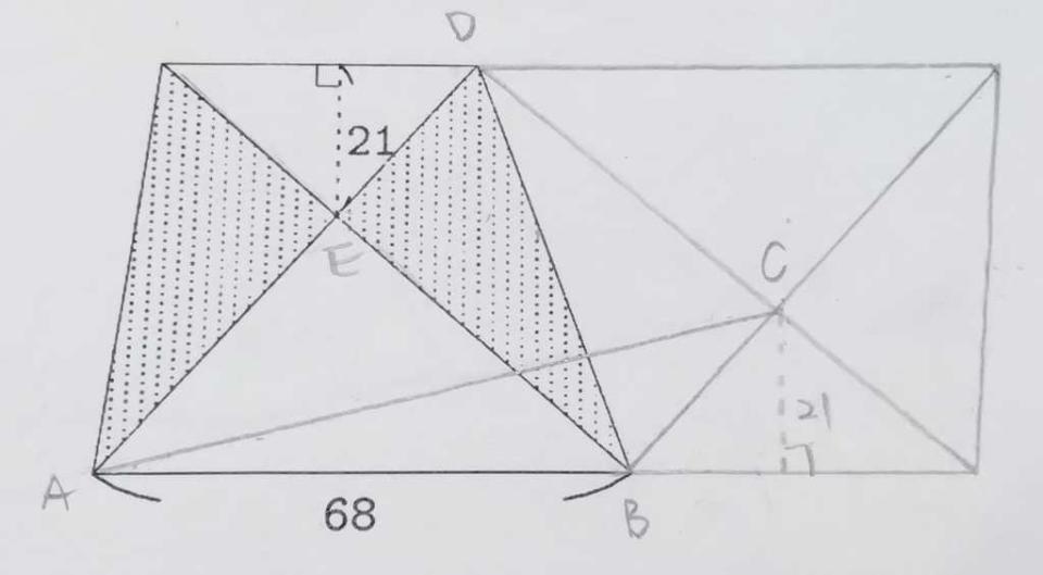 醫師爸先畫一個和題目全等的梯形，並上下顛倒，合併成一個平行四邊形來計算。（翻攝自臭寶爸 - 兒科陳敬倫醫師FB）