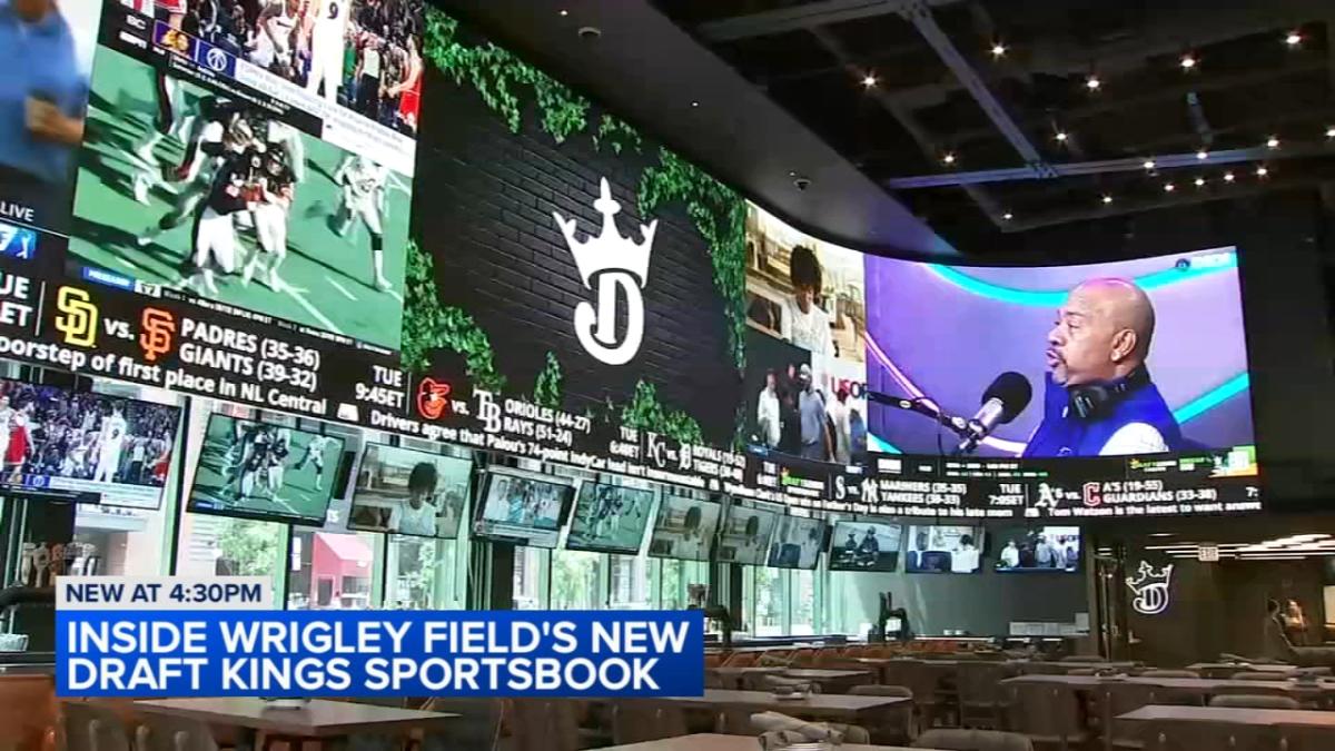 DraftKings Sportsbook at Wrigley Field Aims to Hook MLB Fans - Bloomberg