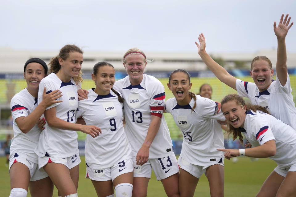 Amalia Villarreal (9), of the United States, celebrates with teammates after scoring her side's third goal against Argentina ,in a women's soccer match at the Pan American Games in Valparaiso, Chile, Saturday, Oct. 28, 2023. (AP Photo/Matias Delacroix)