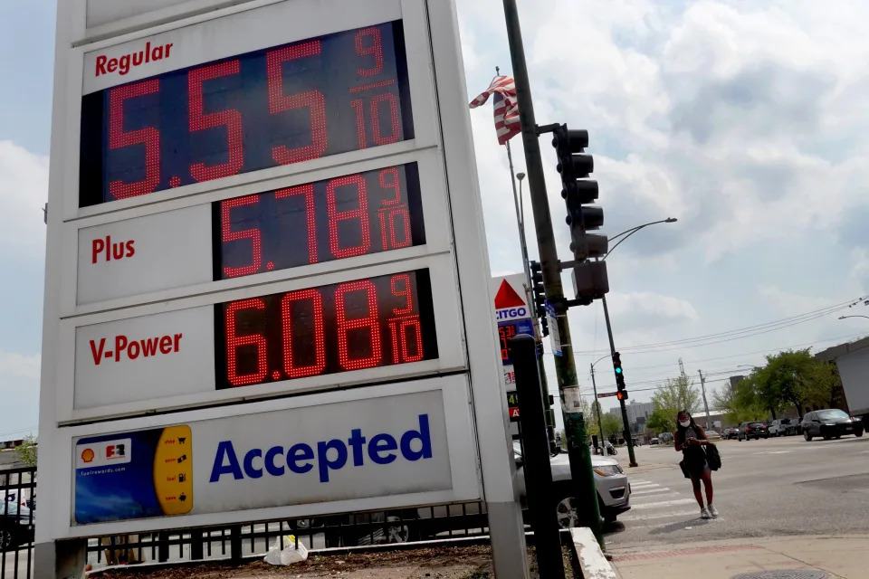 CHICAGO, ILLINOIS - MAY 10: A sign displays gas prices at a gas station on May 10, 2022 in Chicago, Illinois. Nationwide, the average price for a gallon of regular gasoline reached a record high today of $4.37 a gallon. (Photo by Scott Olson/Getty Images) ORG XMIT: 775811097 ORIG FILE ID: 1396549871