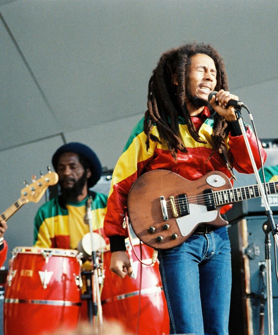 Alvin 'Seeco' Patterson and Bob Marley at Crystal Palace Bowl in 1980 - Pete Still/Redferns