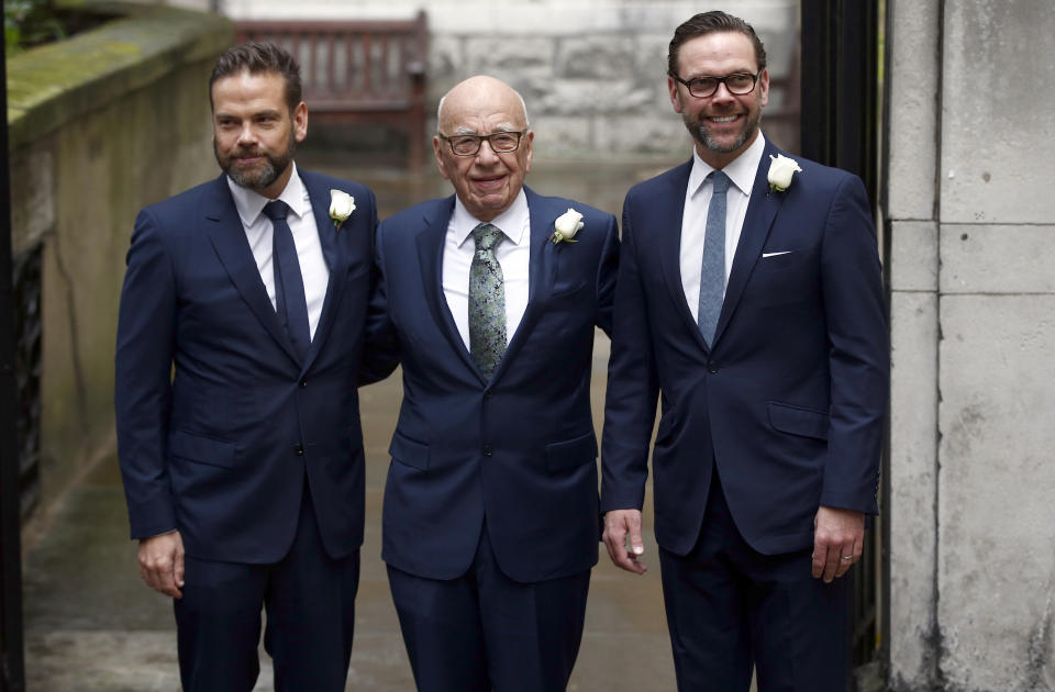 Rupert Murdoch (Mitte) mit seinen Söhnen Lachlan (links) und James (rechts) im Jahr 2016. (REUTERS/Peter Nicholls)