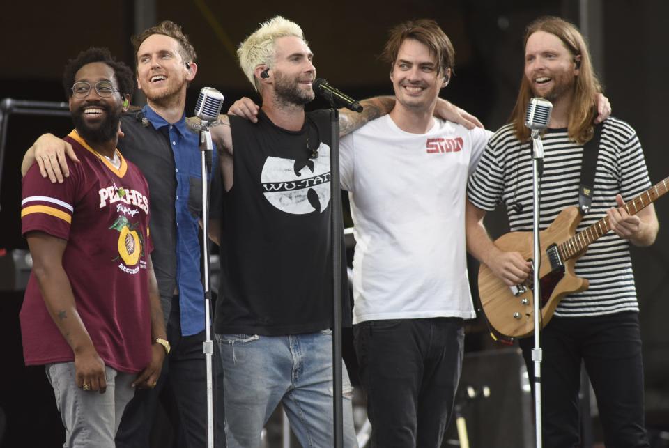 PJ Morton, Jesse Carmichael, Adam Levine, Matt Flynn and James Valentine of Maroon 5 perform during the 2017 New Orleans Jazz & Heritage Festival at Fair Grounds Race Course on April 29, 2017 in New Orleans, Louisiana