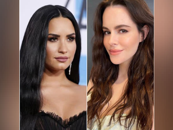 Demi Lovato and Emily Hampshire (Image Source: Instagram)