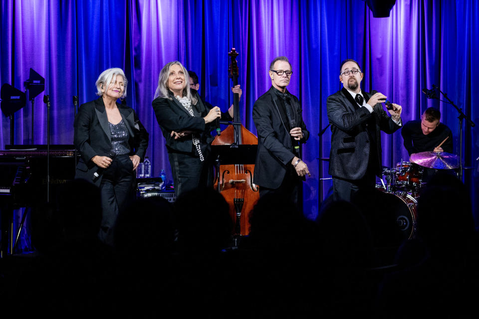 LOS ANGELES, CALIFORNIA - NOVEMBER 03: (L-R) Janis Siegel, Cheryl Bentyne, Alan Paul and Trist Curless perform during The Drop: The Manhattan Transfer at The GRAMMY Museum on November 03, 2022 in Los Angeles, California. (Photo by Timothy Norris/Getty Images for The Recording Academy)