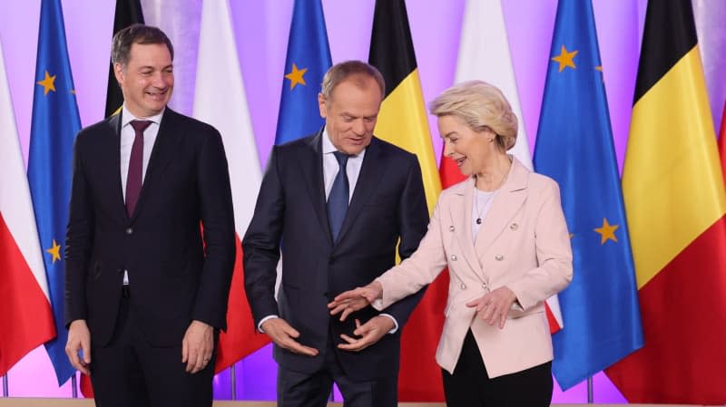 Alexander De Croo, Prime Minister of Belgium, Donald Tusk, Prime Minister of Poland, and Ursula von der Leyen, President of the European Commission, stand together for photos before a meeting in Warsaw. The meeting will also address the ongoing protests by Polish farmers. These are directed against EU requirements for agriculture and competition from cheap agricultural products from Ukraine. Benoit Doppagne/Belga/dpa