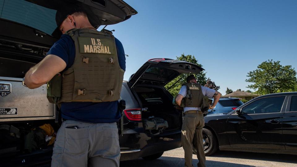 PHOTO: U.S. Marshals Service alongside partner federal agencies and local law enforcement conduct enforcement operations in Chicago, May 27, 2022. (Bennie J. Davis III/U.S. Marshals Service, FILE)