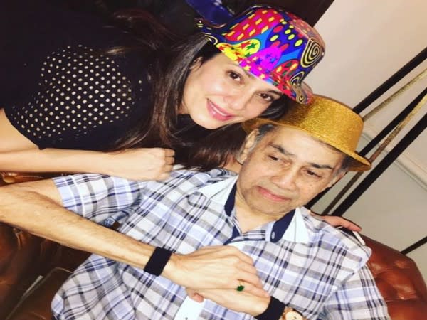 Neelam Kothari with her father Shishir Kothari (Image source: Instagram)