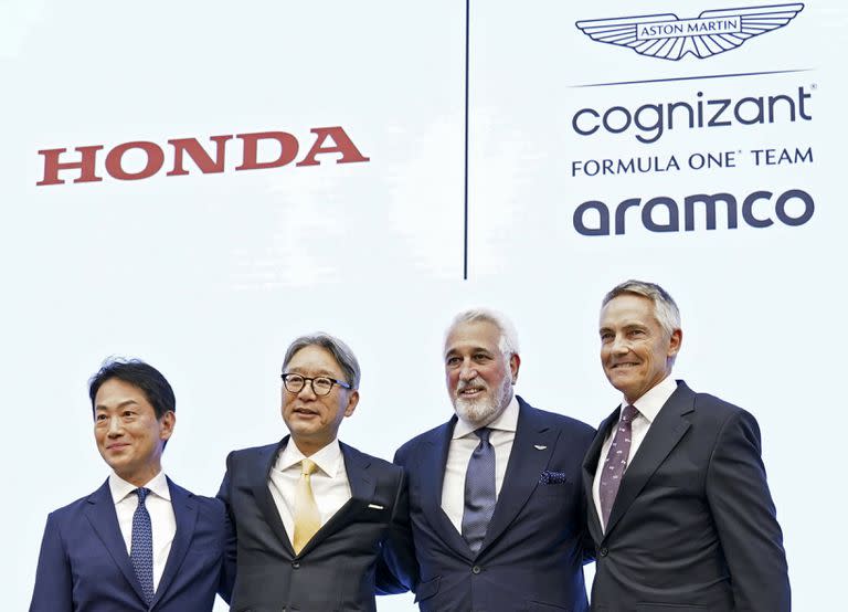 Toshihiro Mibe, presidente de Honda, Lawrence Stroll, el director ejecutivo de Aston Martin team, y Martin Whitmarsh, CEO de la escudería britanica, durante la conferencia de prensa en la que se anunció el acuerdo entre ambas compañías