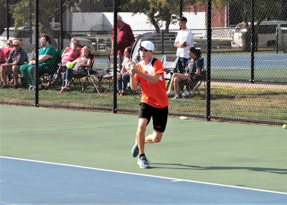 George Ebert picked up a victory in his matchup at first singles on Wednesday.