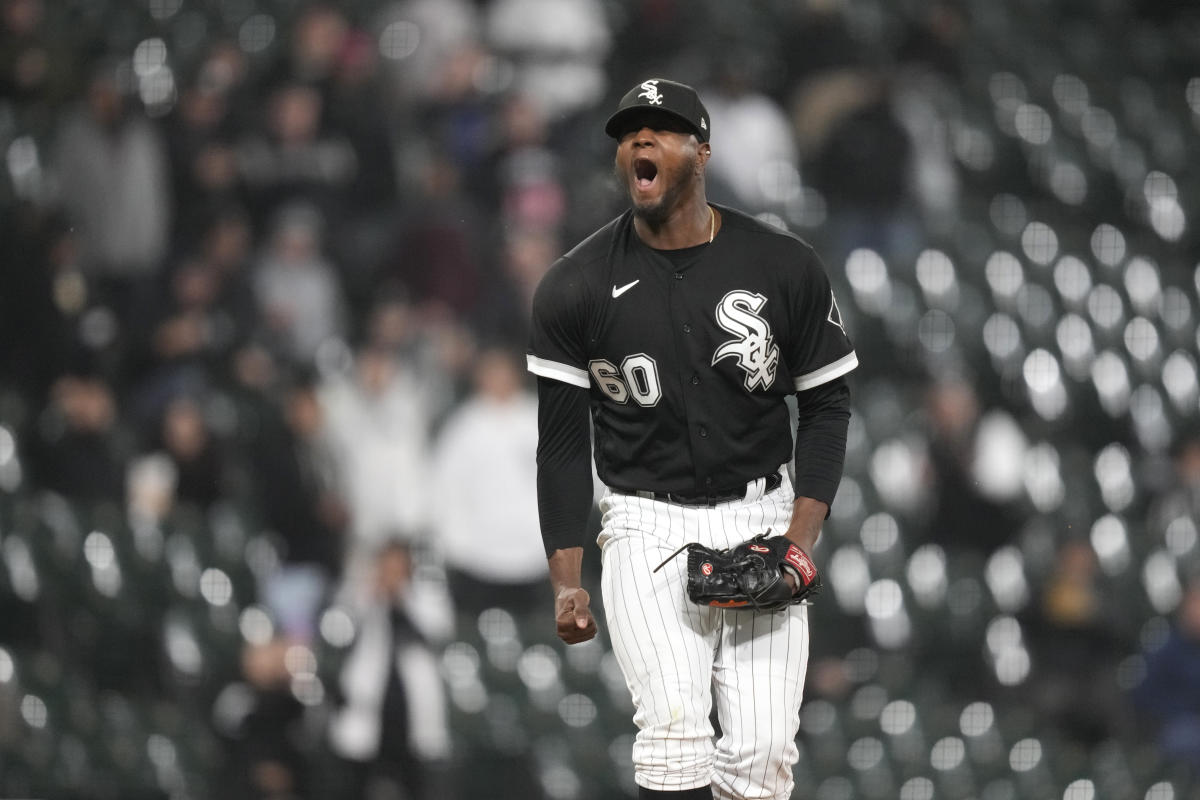 Eloy Jimenez drops White Sox Spring Training injury update, wants