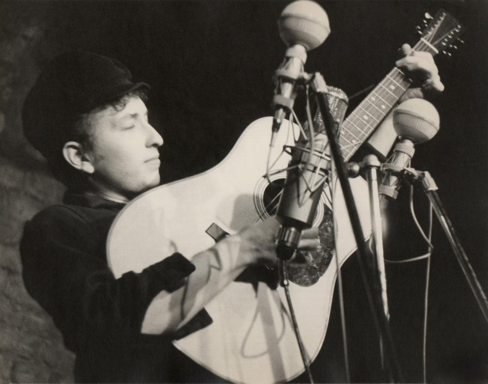 <h1 class="title">Dylan At The Bitter End</h1><cite class="credit">Sigmund Goode/Getty Images</cite>