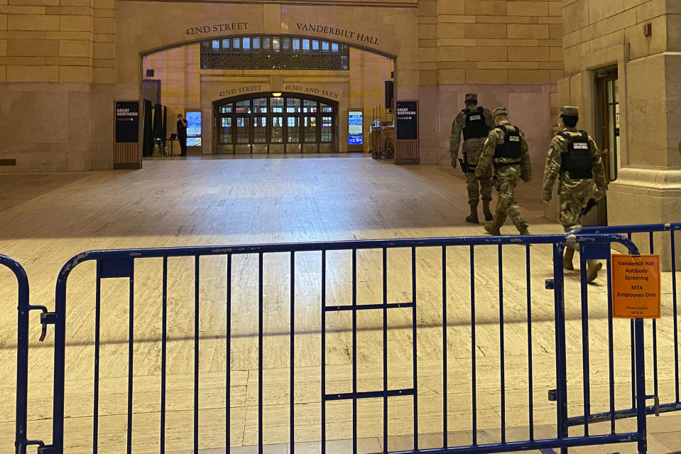 NUEVA YORK, NY- 11 DE MAYO: Pruebas de anticuerpos para empleados de MTA en el Salón Vanderbilt de la Grand Central Station durante la pandemia de coronavirus en la ciudad de Nueva York, el 11 de mayo de 2020. Crédito: Rainmaker Photos/MediaPunch/IPX