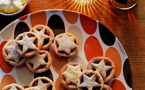Star-topped mince pies