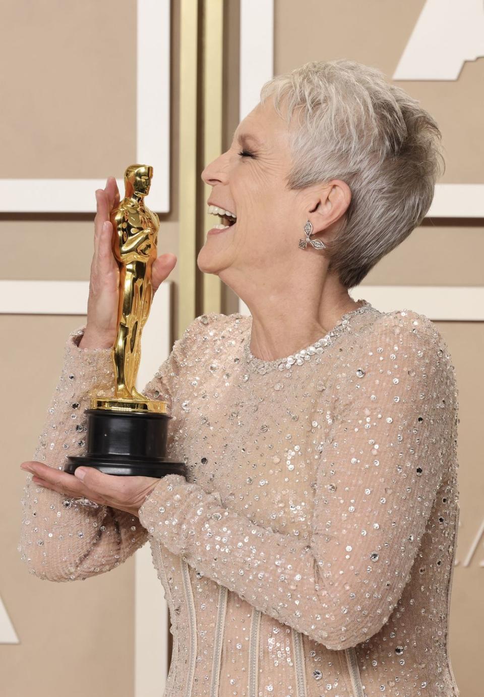 jamie lee curtis 95th annual academy awards 2023 oscars makeup