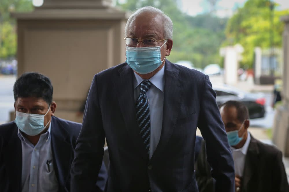 Datuk Seri Najib Razak is pictured at the Kuala Lumpur High Court January 6, 2021.  — Picture by Yusof Mat Isa