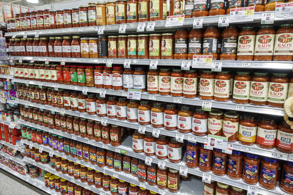 Miami Beach, Florida, Publix grocery store supermarket, bottles spaghetti pasta sauce, Mid's Rao's. (Photo by: Jeffrey Greenberg/Universal Images Group via Getty Images)