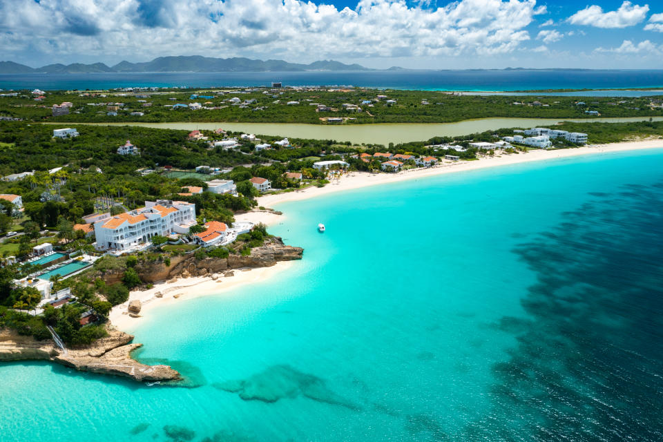 Imagen eérea de la playa de Meads Bay, Anguila. Foto: Getty 