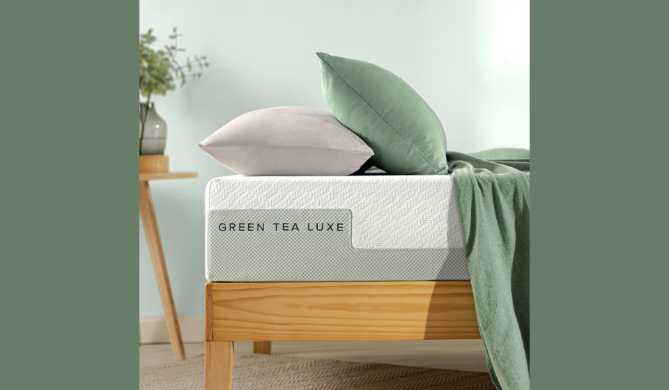 10 inch green tea mattress with green blanket