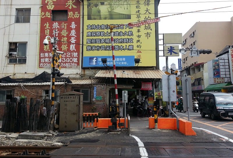 前瞻計畫之一的台南鐵路地下化，已經是迫遷進行式。（朱淑娟攝）