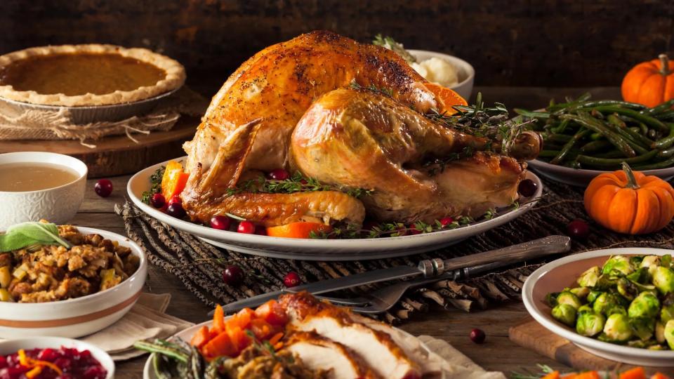 There's still time to make a Thanksgiving Day restaurant reservation.