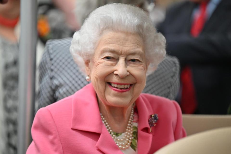 The Queen was introduced to gardeners and sponsors during her tour (Paul Grover/Daily Telegraph/PA) (PA Wire)