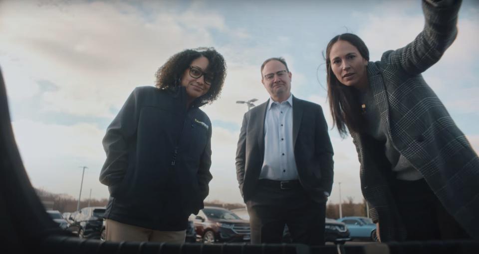 Sue Bird and Adrian"Woj" Wojnarowski star in a CarMax commercial.